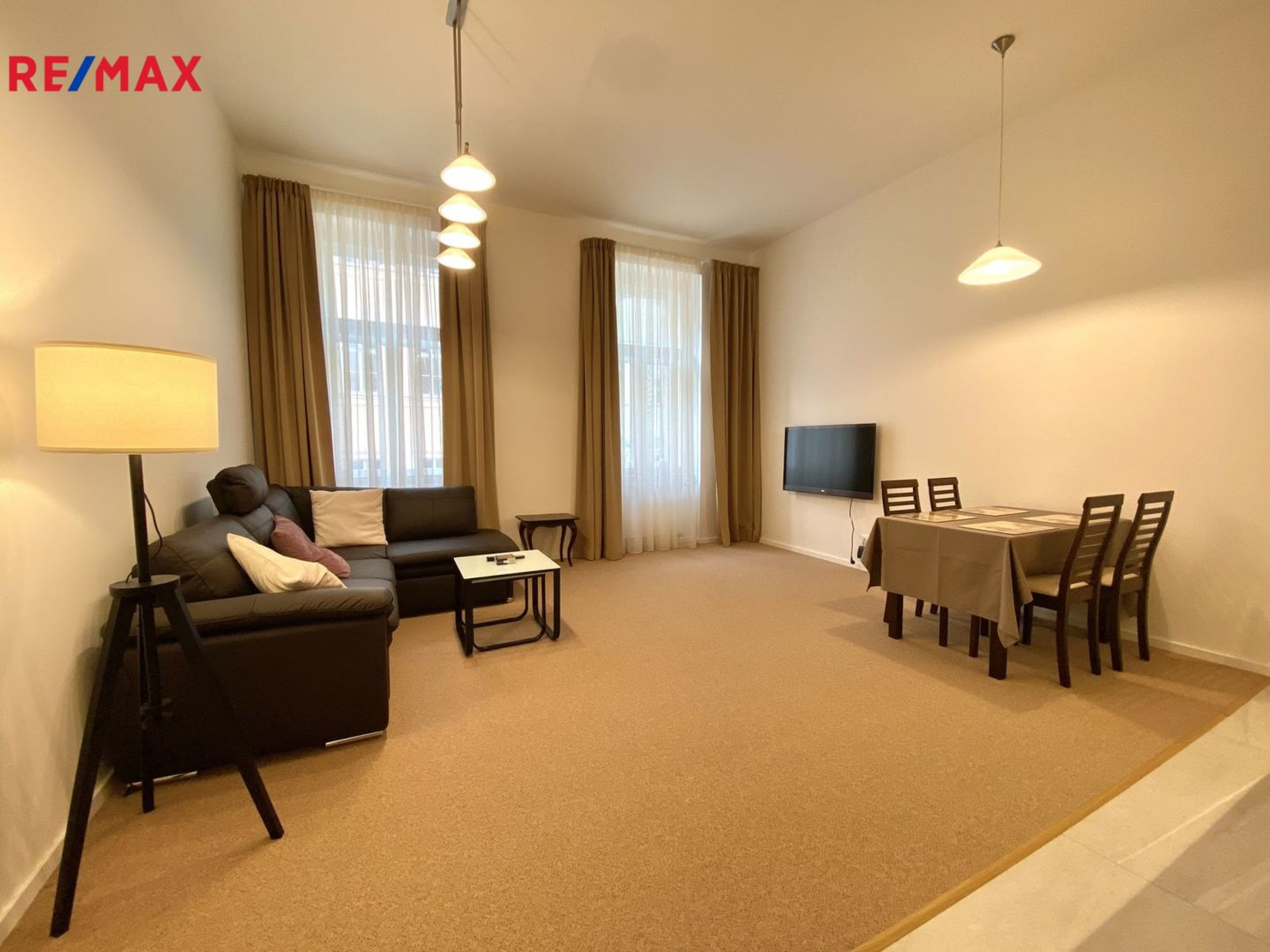 Pronájem bytu 2+kk o výměře 73 m2, Praha 1, Malá Strana