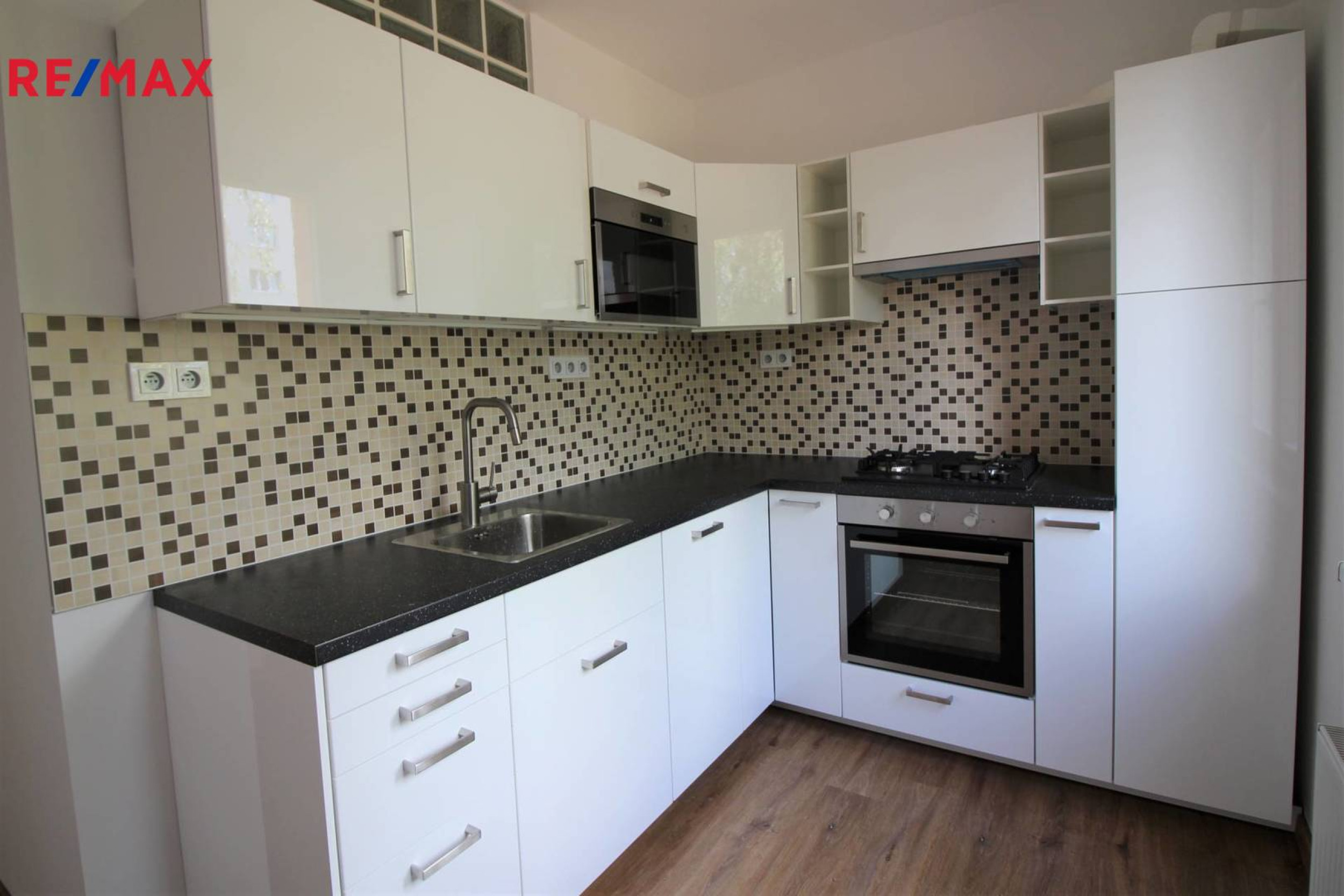 Pronájem bytu 2+1 o výměře 55 m2, Praha 10, Záběhlice