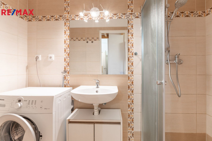 Pronájem klidného a slunného bytu 2+1 52m2