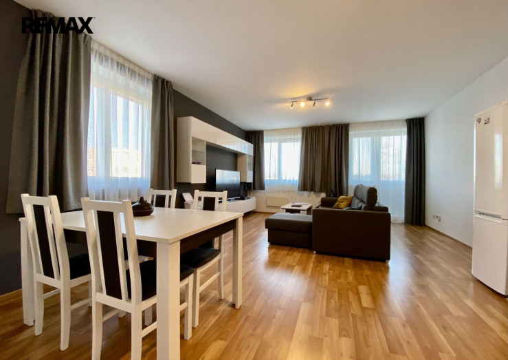 Pronájem pěkného bytu 2kk s balkonem, sklepem a parkovacím stáním v Jesenici