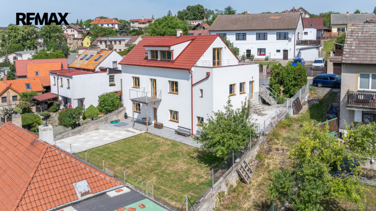 Skvělé bydlení na úžasném místě kousek od Prahy
