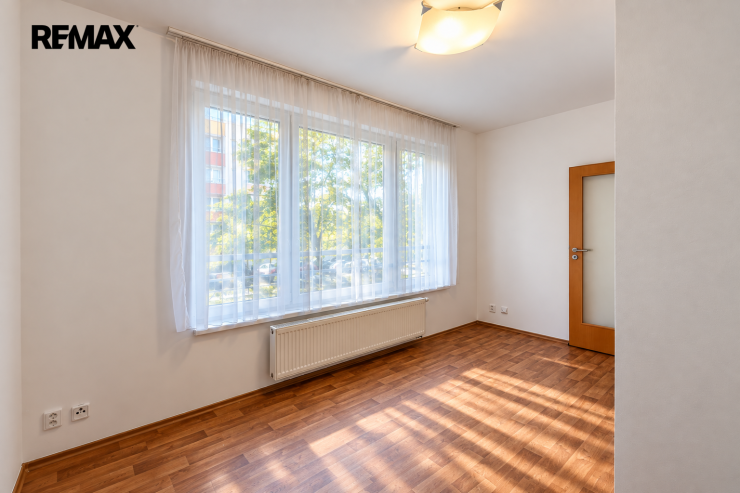 Prodej bytu 2+kk s garážovým stáním na Zličíně, Praha 5