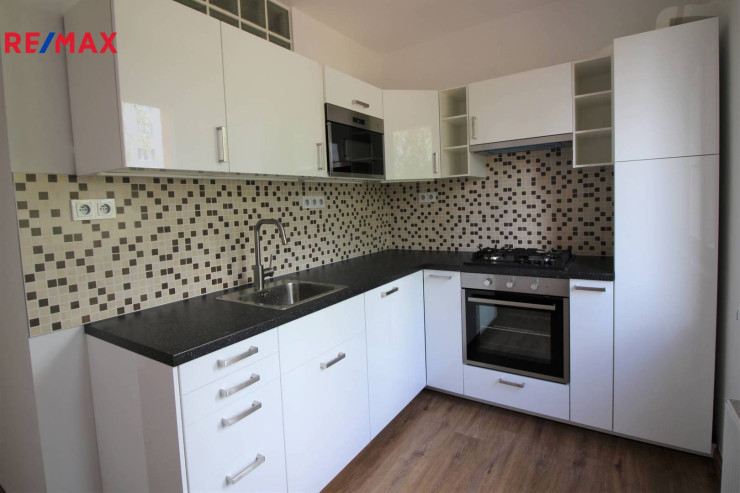 Pronájem bytu 2+1 o výměře 55 m2, Praha 10, Záběhlice