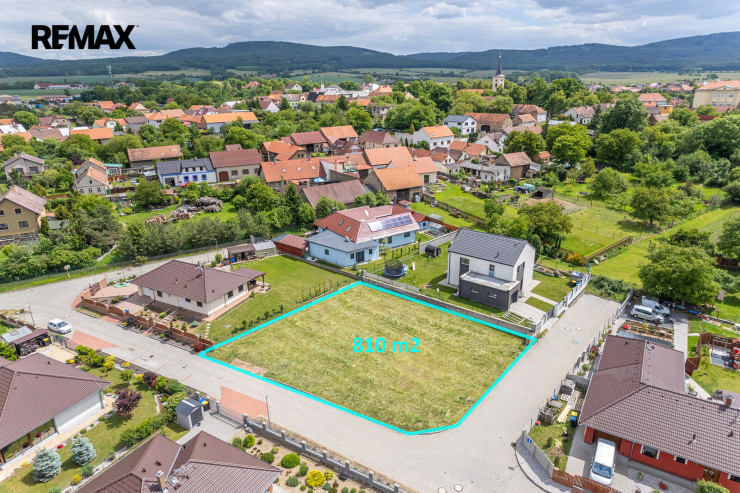 Prodej stavebního pozemku 810 m², Hostomice