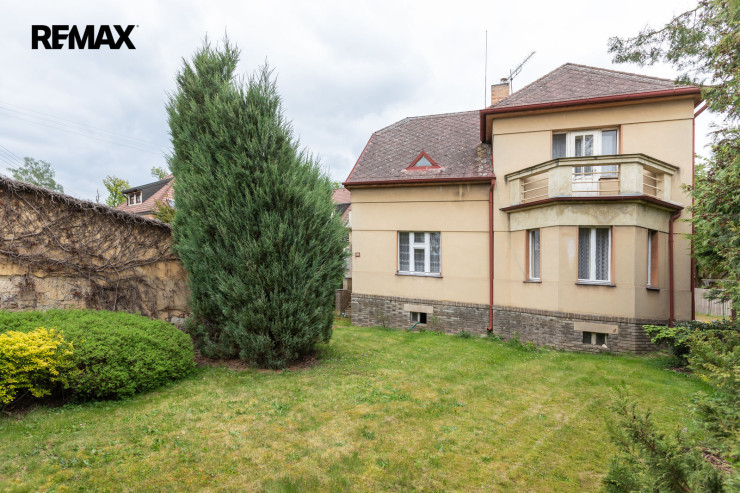 Prodej prostorného vícegeneračního domu 1475 m² – Krušovice