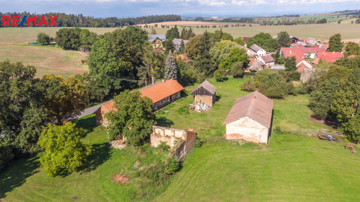 Prodej zemědělské usedlosti 1619 m², pozemek 9416 m²