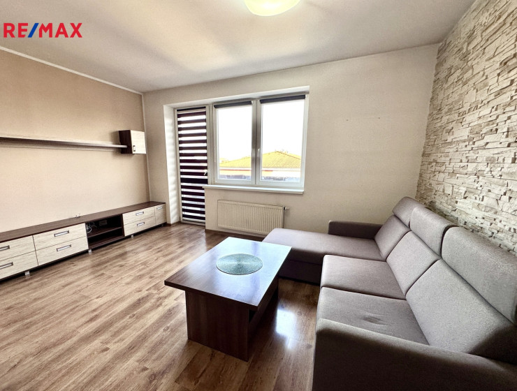 Prodej světlého bytu 3+kk s balkony a garážovým stáním, Praha 9 - Kbely