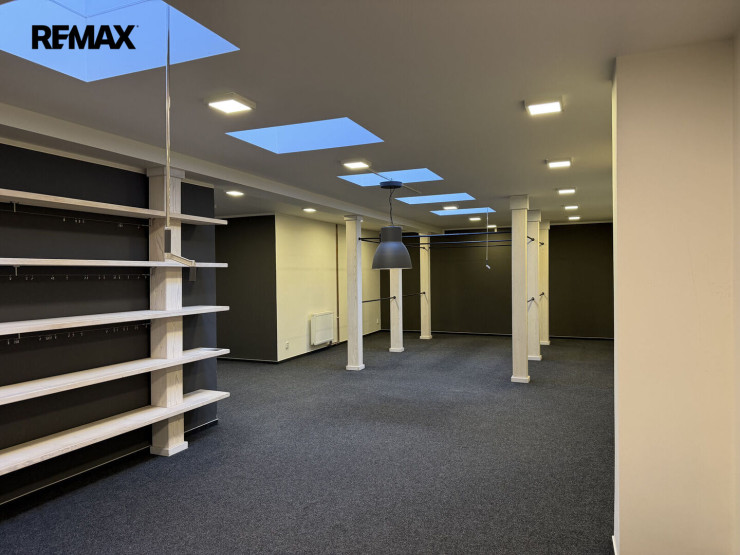 Pronájem komerčních prostor 158 m² – Praha 4, ulice Jemnická