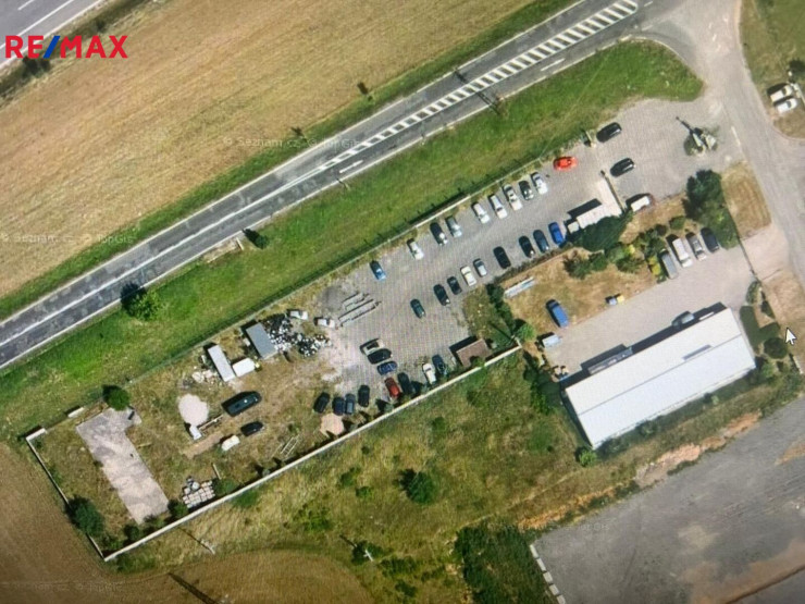 Prodej komerčního pozemku 3797 m2 u dálnice D5, Beroun - Chlustina