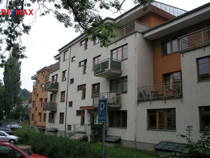 Pronájem bytu 2+kk s balkonem, Praha 10 - Záběhlice