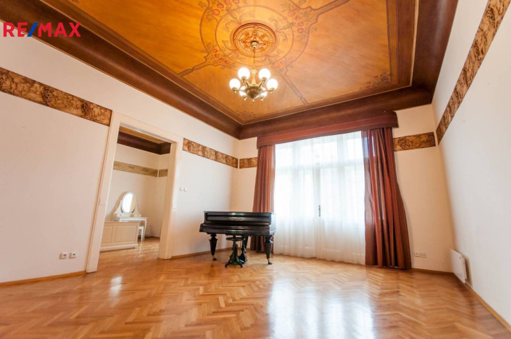 Pronájem bytu 4+kk 150 m²