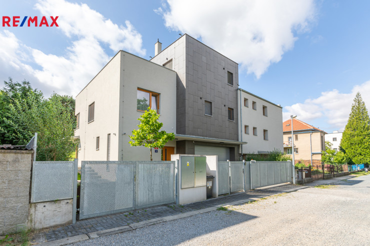 Pronájem vily 7+kk, 339 m², Praha - Ruzyně