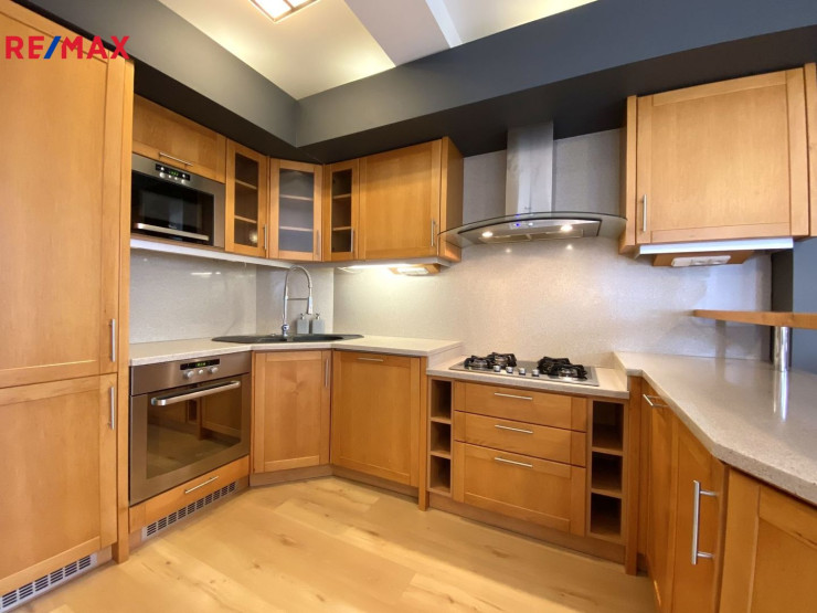 Prodej bytu 3+kk 98 m² se zahradou 121 m2