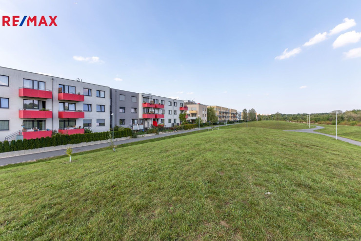 Pronájem bytu 2+kk, 57m², Praha - Hostavice