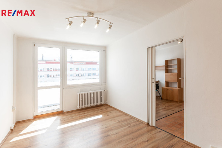 Slunný byt 2+kk 32m2, lodžie 6,7m2
