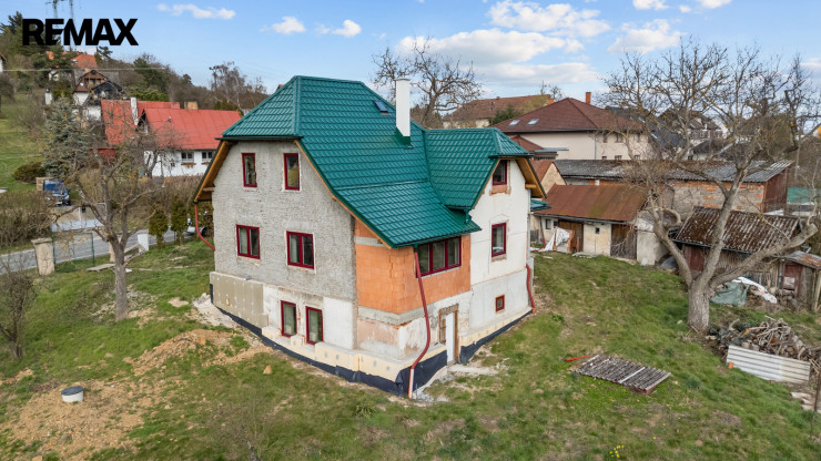 Krásný dům k dokončení rekonstrukce na fantastickém pozemku