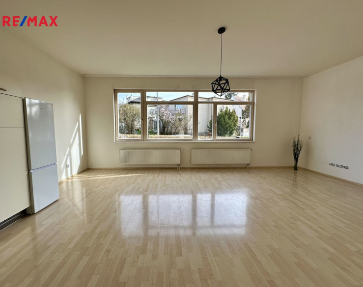 Pronájem bytu 2+kk o výměře 67 m2, Praha 4, Modřany