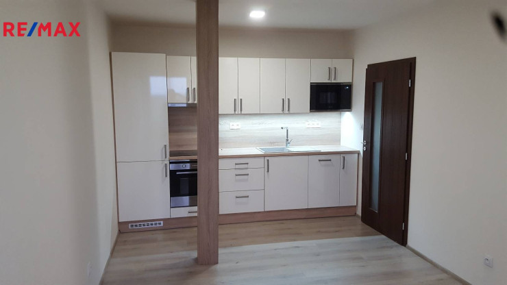 Pronájem krásného bytu 2+kk o výměře 55 m2 v Rostoklaty