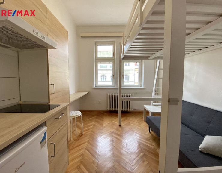 Pronájem bytu 1+kk, 16 m2, Praha 2 - Nusle
