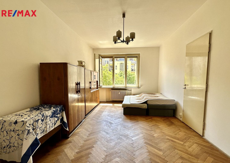 Světlý a prostorný byt 2+kk se sklepem, Praha 7 - Holešovice